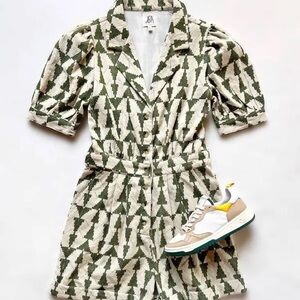 dRA Los Angeles Green and White Geo Patterned Jumpsuit